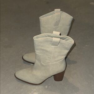 Forever 21 Cream Heeled Boots